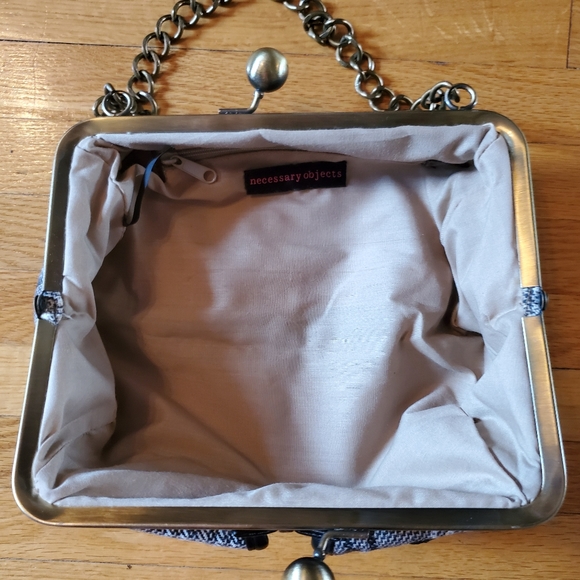 Plaid bow and buckle accent clutch - Picture 4 of 7